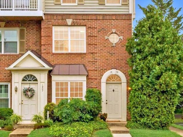 Condo for sale in Alexandria