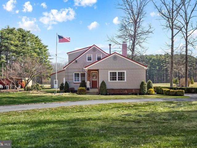 House for sale in Rosenhayn, New Jersey