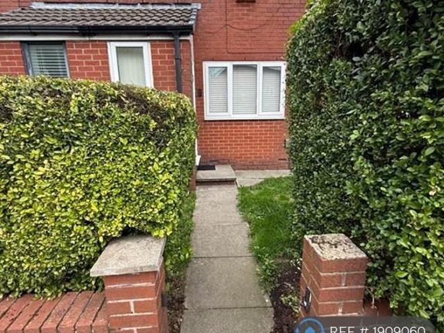 House for rent in Burnedge, Greater Manchester