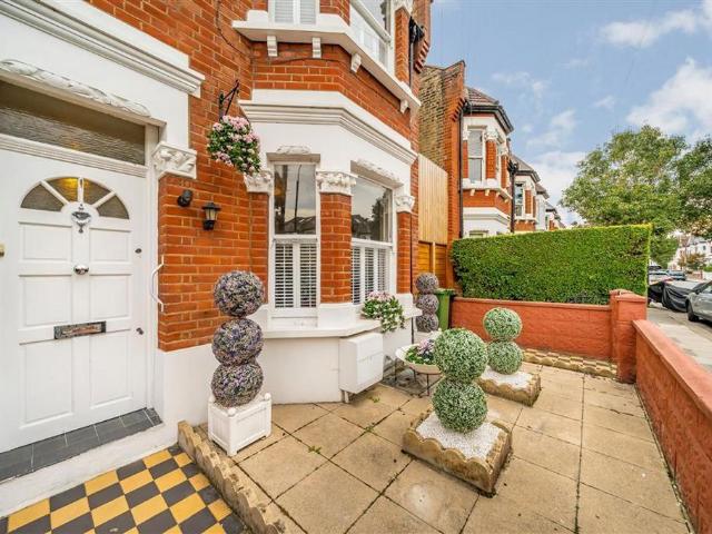 House for rent in London Borough of Hammersmith and Fulham, Greater London