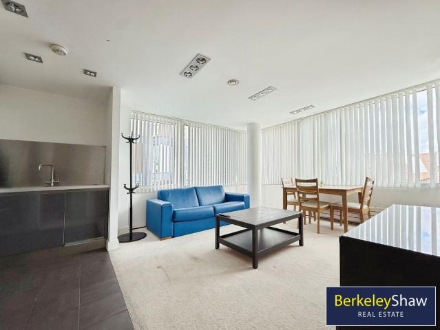 Apartment for rent in Waterfront, Calderstones