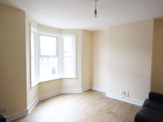 Apartment for rent in Maryland, Greater London