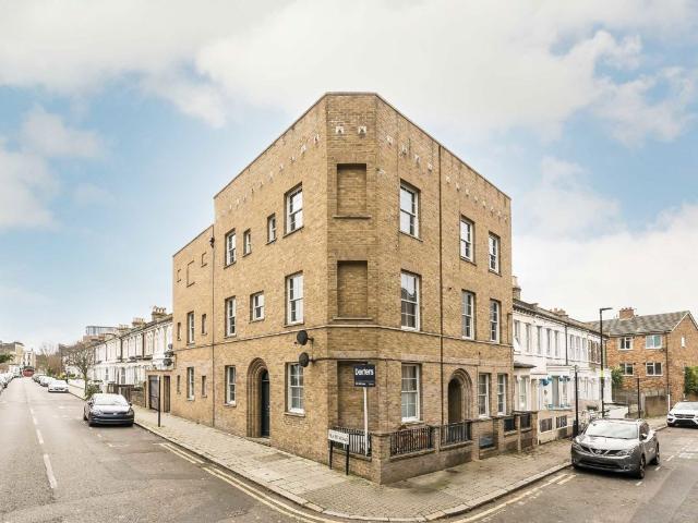 Apartment for rent in Stockwell, Greater London