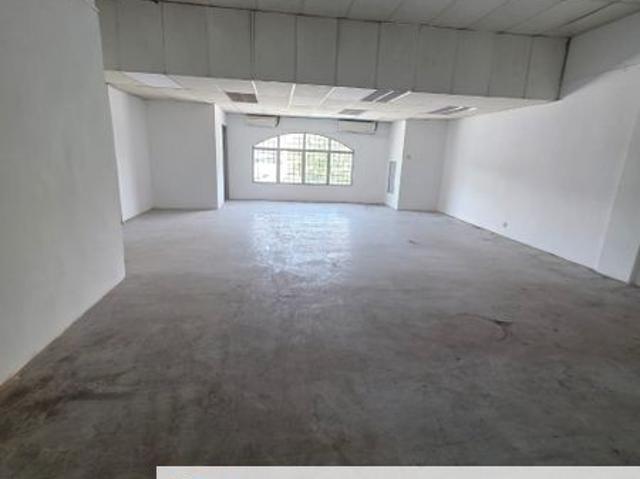 Warehouse for rent in Taman Usahawan Kepong, Kepong