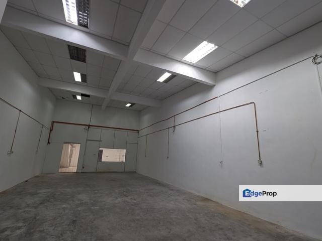 Warehouse for rent in Petaling, Alam Impian