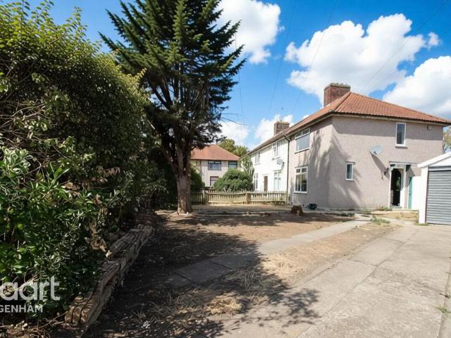 House for rent in Becontree, Greater London