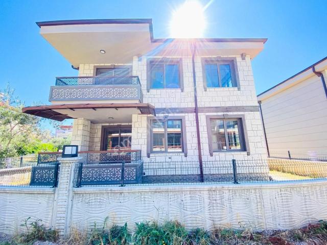 Edremit, Balikesir içerisinde satılık Villa