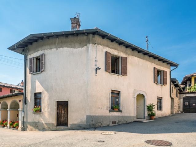 Einfamilienhaus kaufen in Morbio Superiore, Breggia