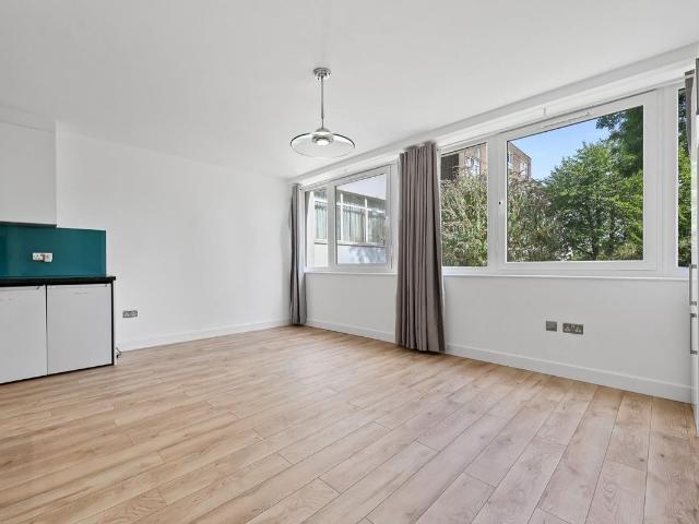 Studio for rent in Putney, Greater London