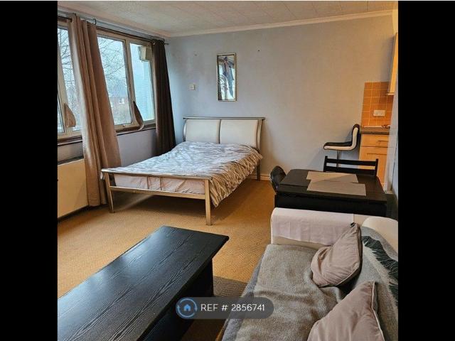 Studio for rent in Putney, Greater London