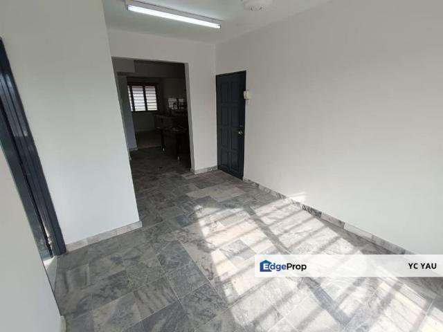 Condominium for sale in Malaka
