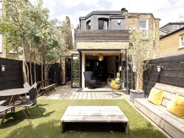 House for rent in Brondesbury, Greater London