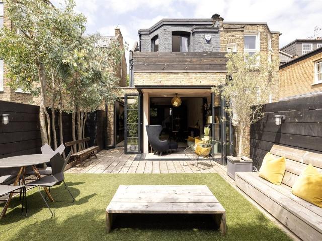 House for rent in Brondesbury, Greater London