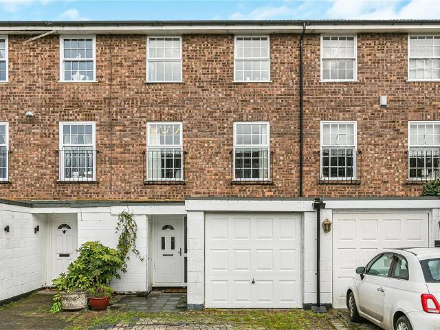 House for rent in Birch Green, Lower Halliford