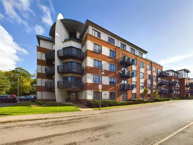 Apartment for rent in Farnborough Business Park, Rushmoor