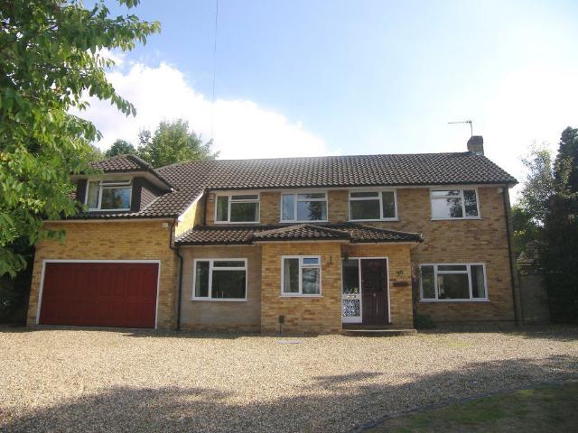 House for rent in Pachesham Park, Surrey