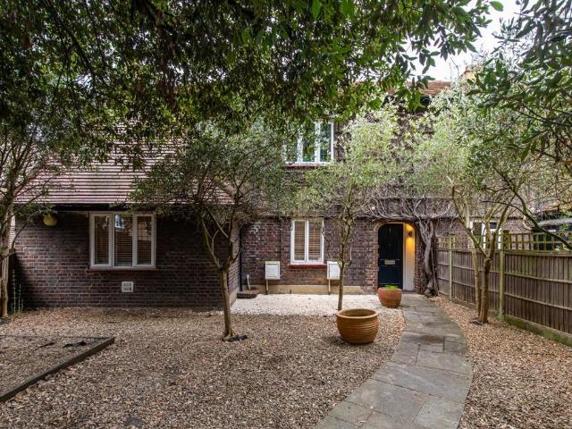 Apartment for rent in Putney, Greater London