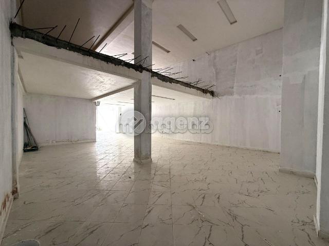 Local commercial vente à Anfa, Gharb-Chrarda-Beni Hssen