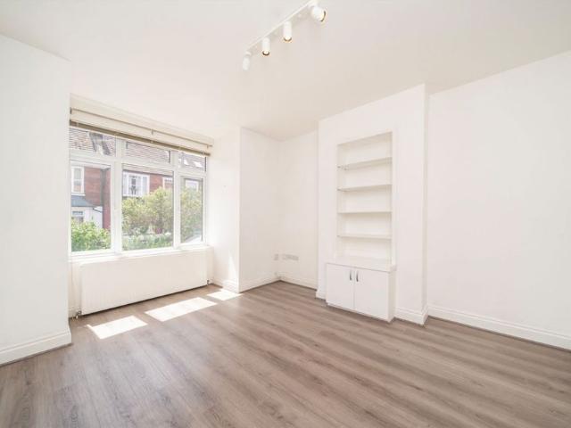 House for rent in Furzedown, Greater London