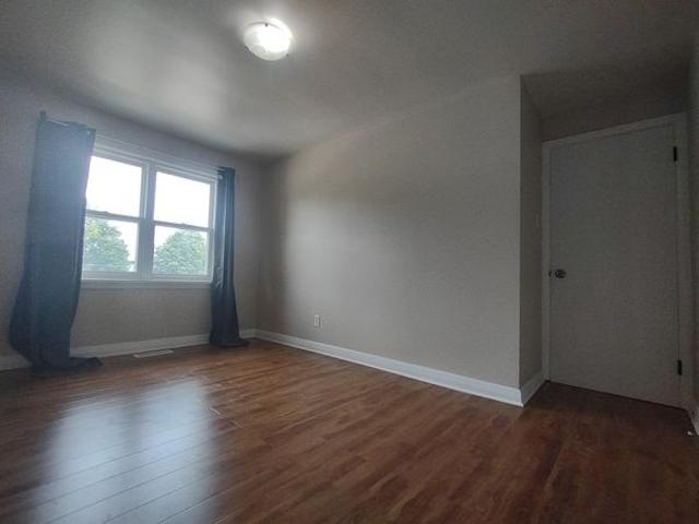 Room for rent in Kitchener Room for rent in Kitchener