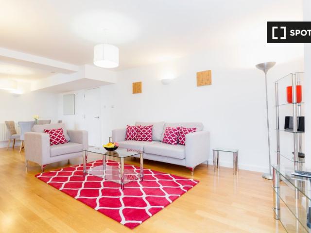 Apartment for rent in Strand-on-the-Green, Greater London