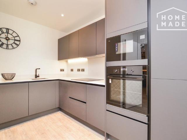 Apartment for rent in London Borough of Hounslow, Strand