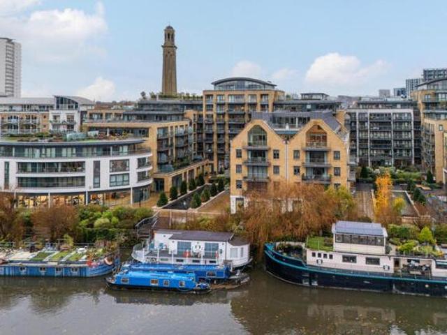 House for sale in Brentford End, Greater London