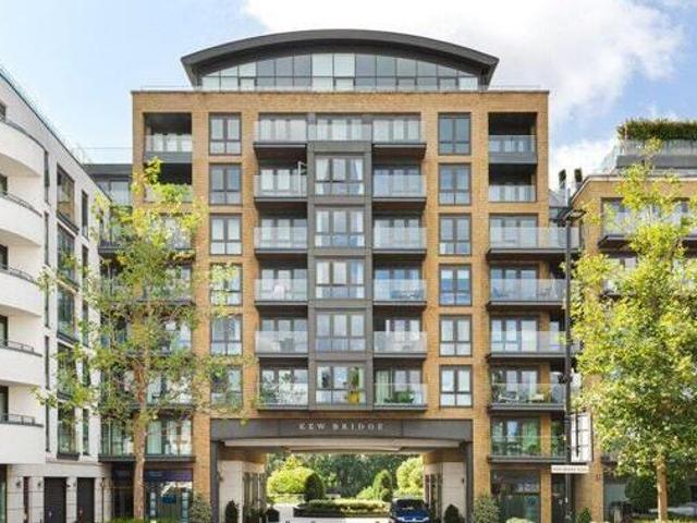 House for sale in Brentford End, Greater London
