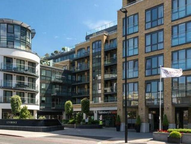 House for sale in Brentford End, Greater London