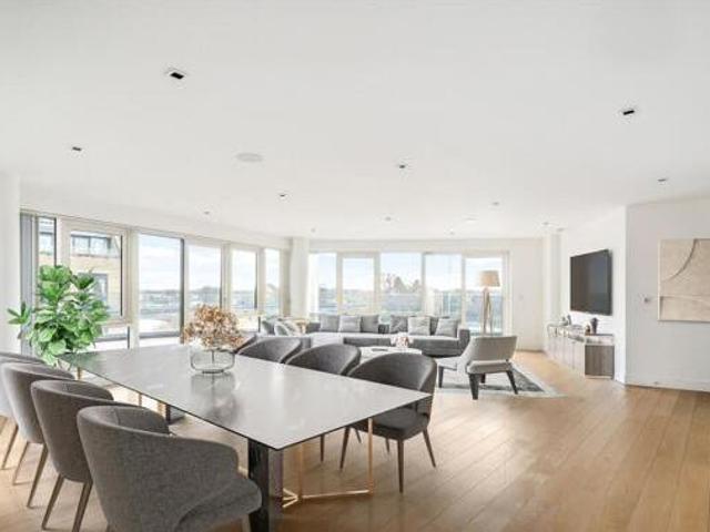 House for sale in Brentford End, Greater London
