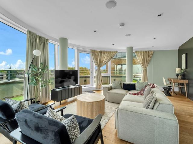 House for rent in London Borough of Hounslow, Cat Hill