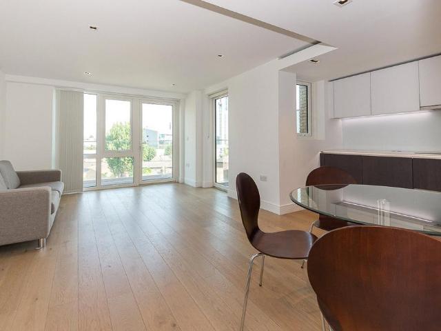 Apartment for rent in London Borough of Hounslow, Strand