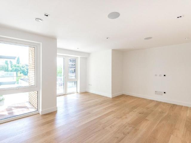 House for rent in London Borough of Hounslow, Strand