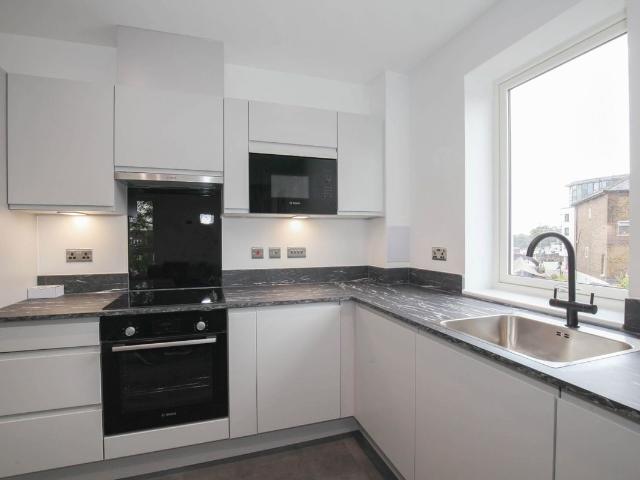 Apartment for rent in London Borough of Hounslow, Strand