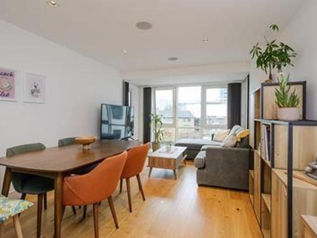 Apartment for rent in London Borough of Hounslow, Strand