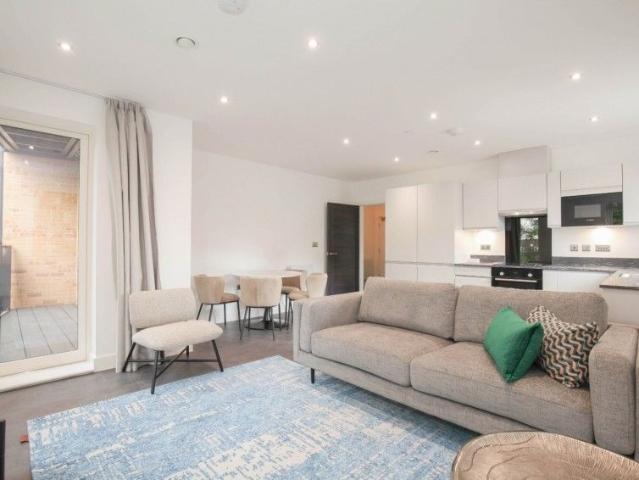 House for rent in London Borough of Hounslow, Strand