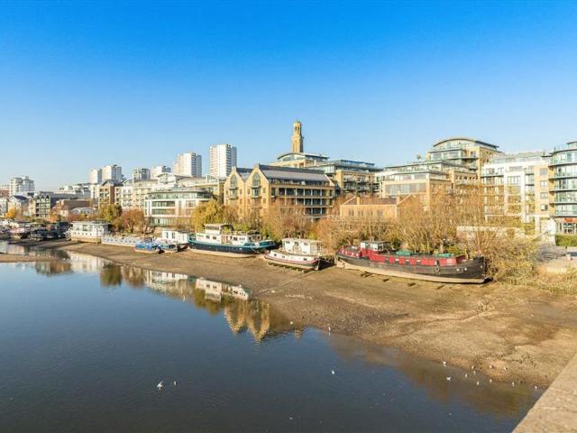 House for rent in London Borough of Hounslow, Strand