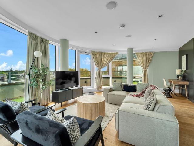 House for rent in London Borough of Hounslow, Strand
