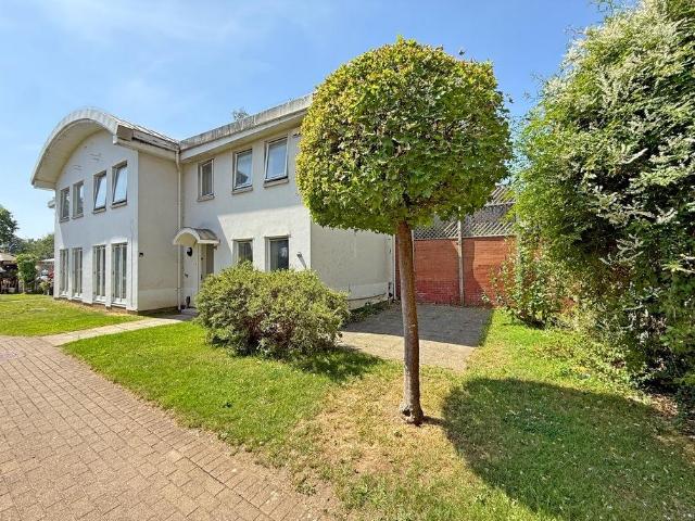 House for rent in London Borough of Hounslow, Strand