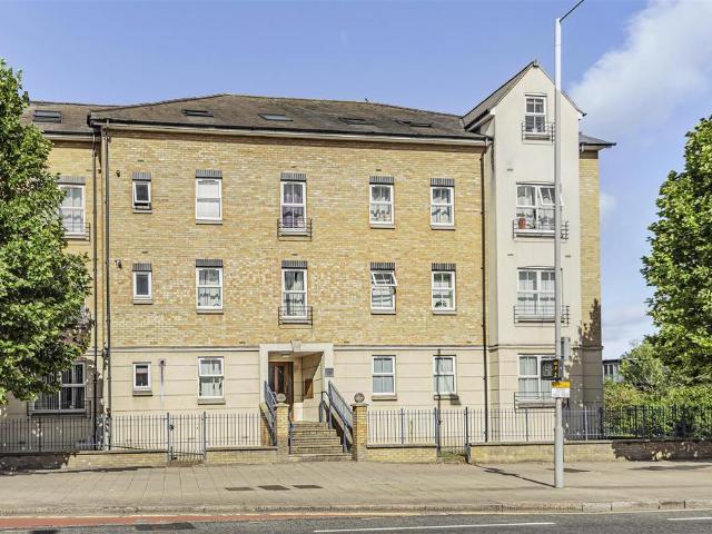 Apartment for rent in Royal Borough of Kingston upon Thames, Greater London