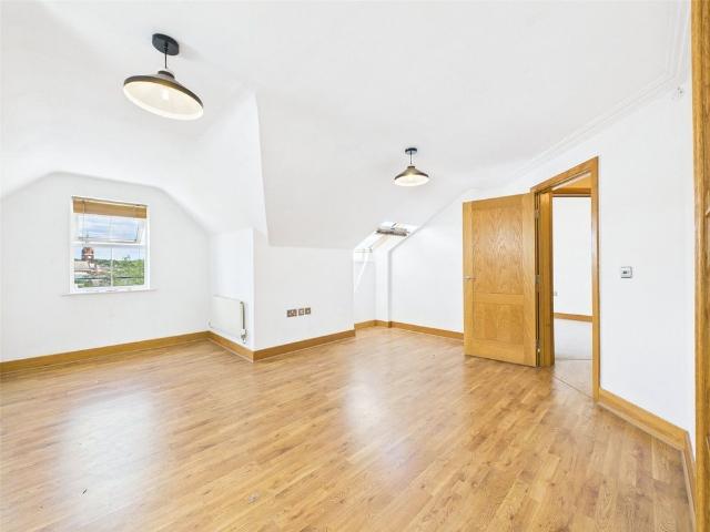 Apartment for rent in Kingston Upon Thames, Norbiton