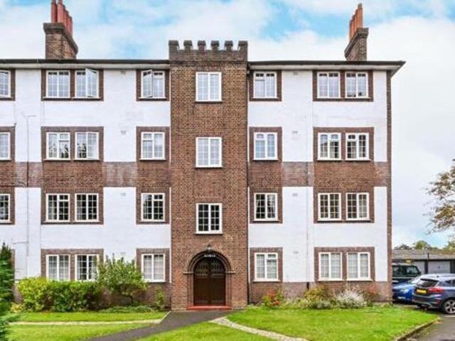 House for sale in London Borough of Hounslow, Cat Hill