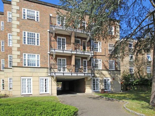 Apartment for rent in Kew, Greater London