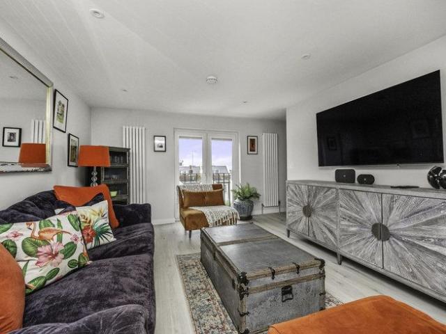 Townhouse for rent in Round Hill, Brighton & Hove