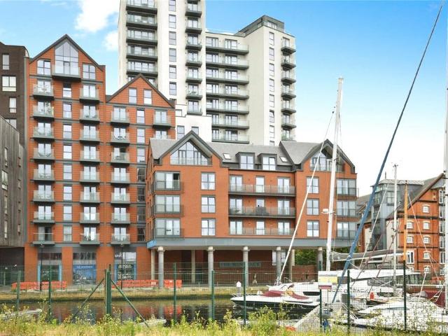 Apartment for rent in Key Street, Suffolk