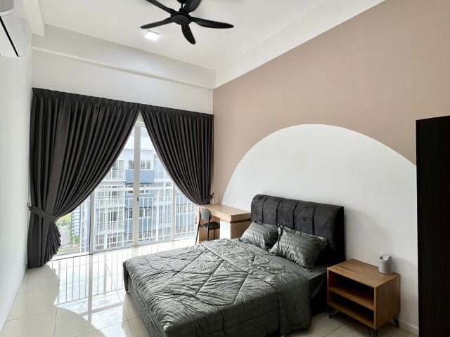 Room for rent in Petaling, Alam Impian