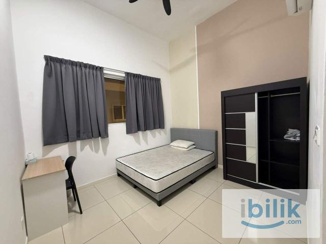 Room for rent in Petaling, Alam Impian