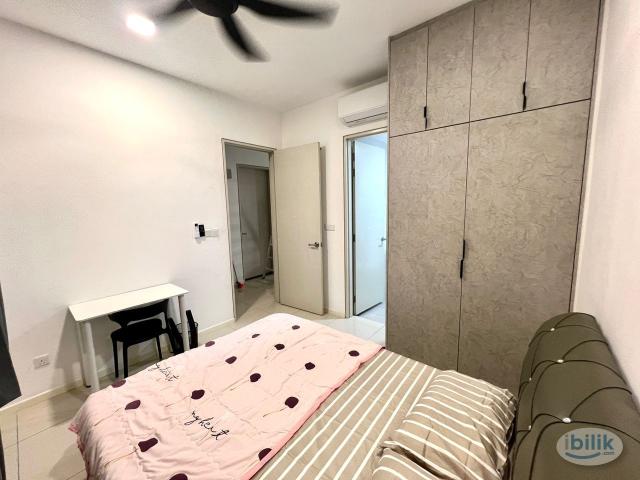 Room for rent in Petaling, Alam Impian