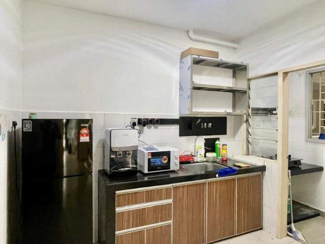 Room for rent in Petaling, Alam Impian