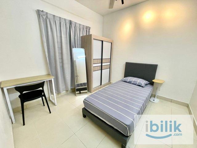 Room for rent in Petaling, Alam Impian